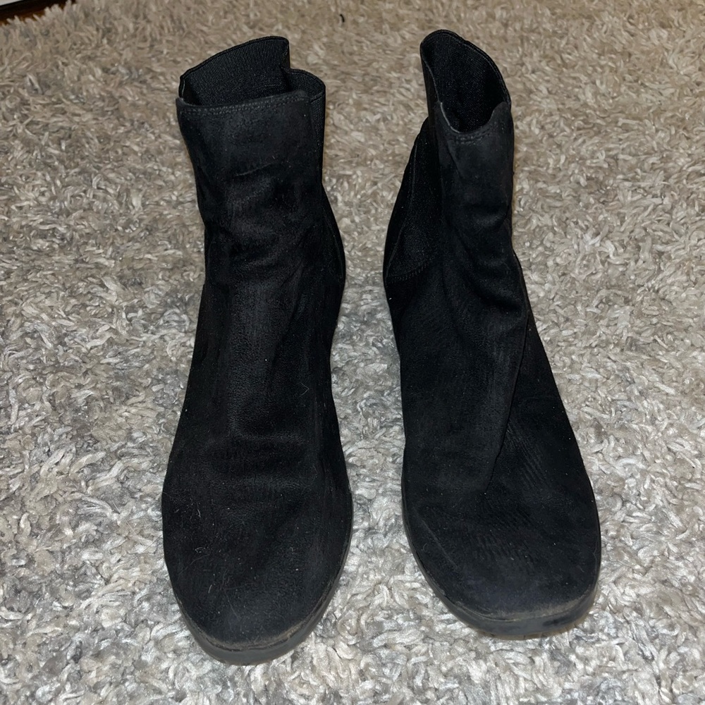 Black Aldo ankle booties. Womens Size 8